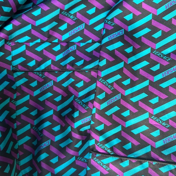VERSACE La Greca Print Silk Button Up Top NWT - Picture 8 of 12